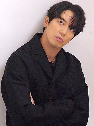Jung Yong Hwa