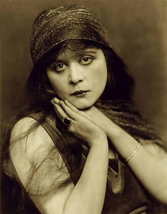 Theda Bara (Theodosia Goobman)