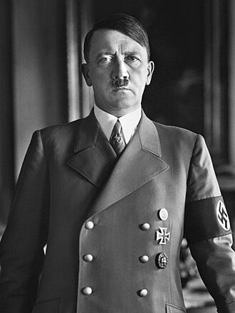 Adolf Hitler, Alman-Yahudi evliliklerini yasakladı.