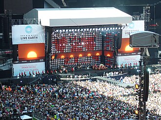 Dünyanın pek çok şehrinde Live Earth konserleri düzenlendi.