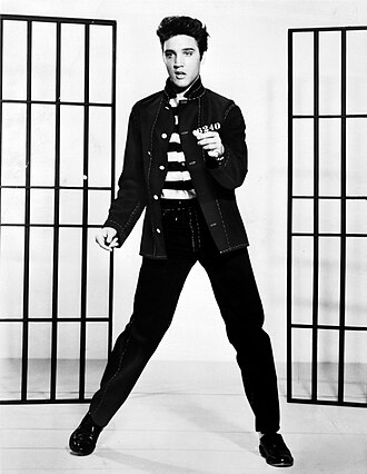 Elvis Presley son konserini verdi.