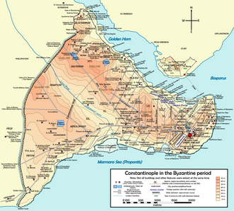 Konstantinopolis (İstanbul) kuşatması, Avarlar ve Slavlar'ın yardımıyla kalktı.